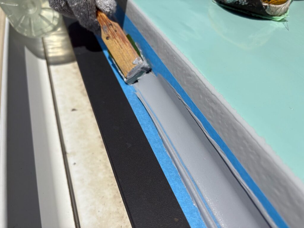 取り合い部：コーキングならし